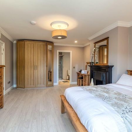 Hôtel Tintawn House à Sandyford Extérieur photo