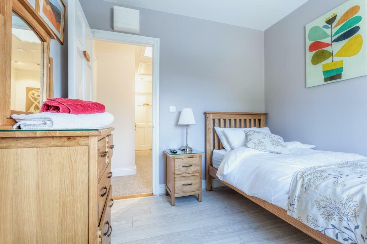 Hôtel Tintawn House à Sandyford Extérieur photo